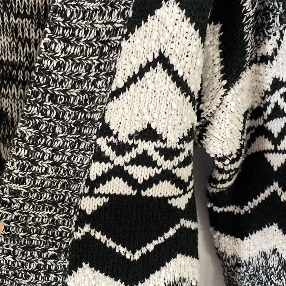 Mossimo open cardigan with tribal pattern size M - Picture 7 of 12